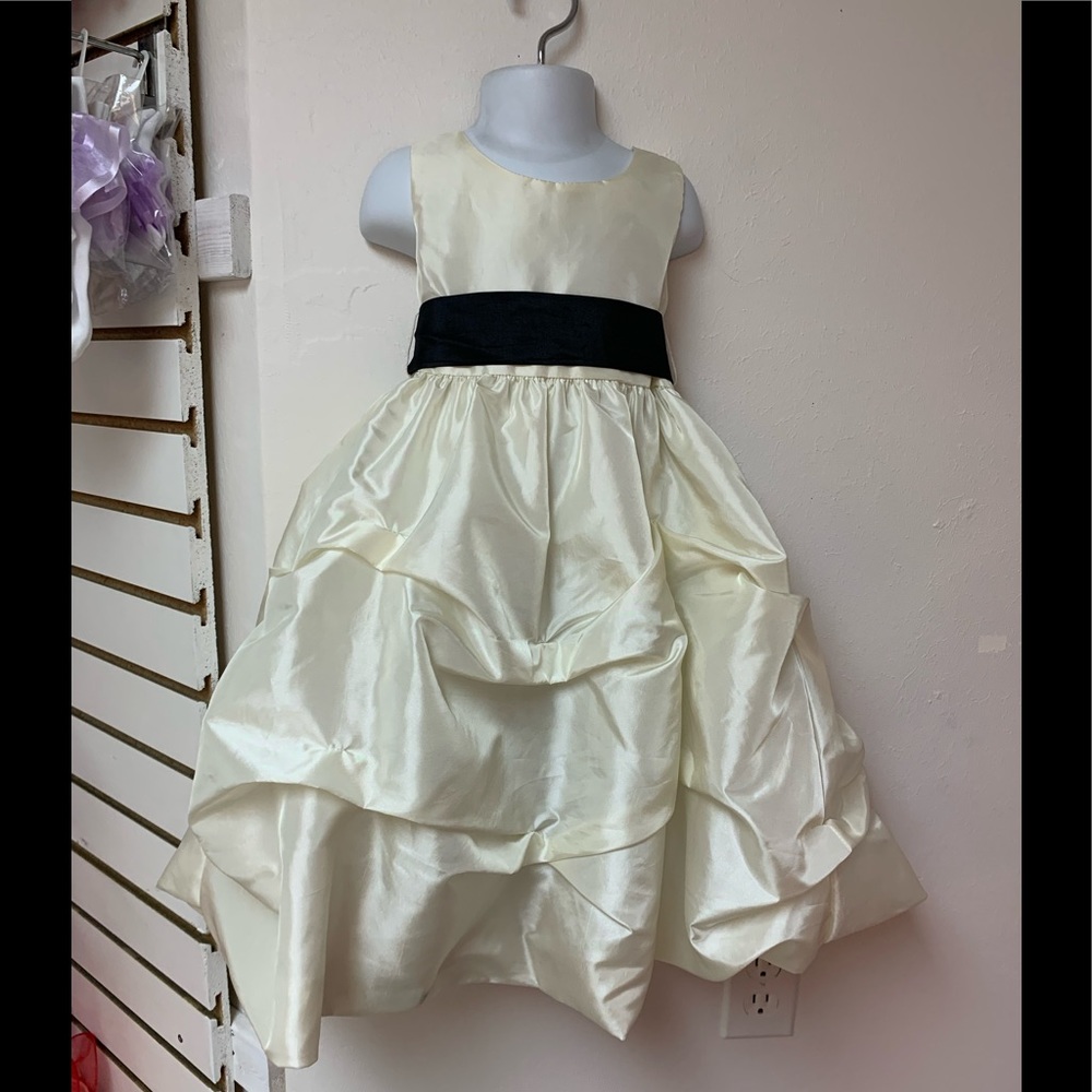 Size 2 Ivory & Black Removable Sash Easter Flower Girl Special Occasion Dress